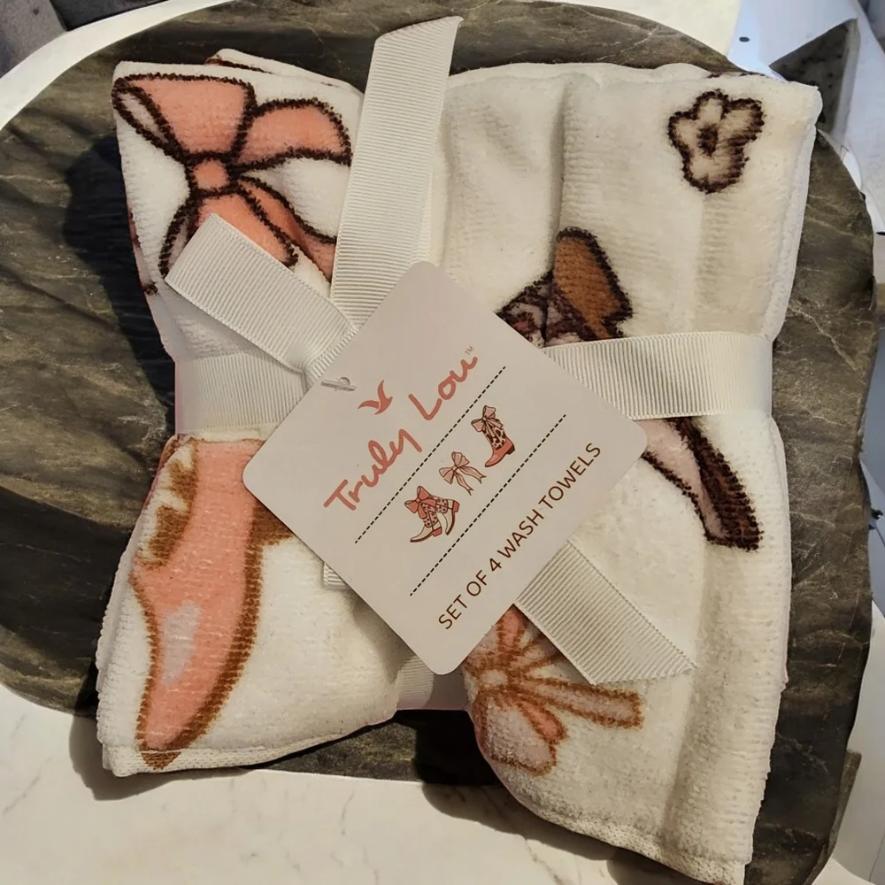 TRULY Lou Cowgirl Boots Bows Pink and Brown Set of 4 WashTowels Set